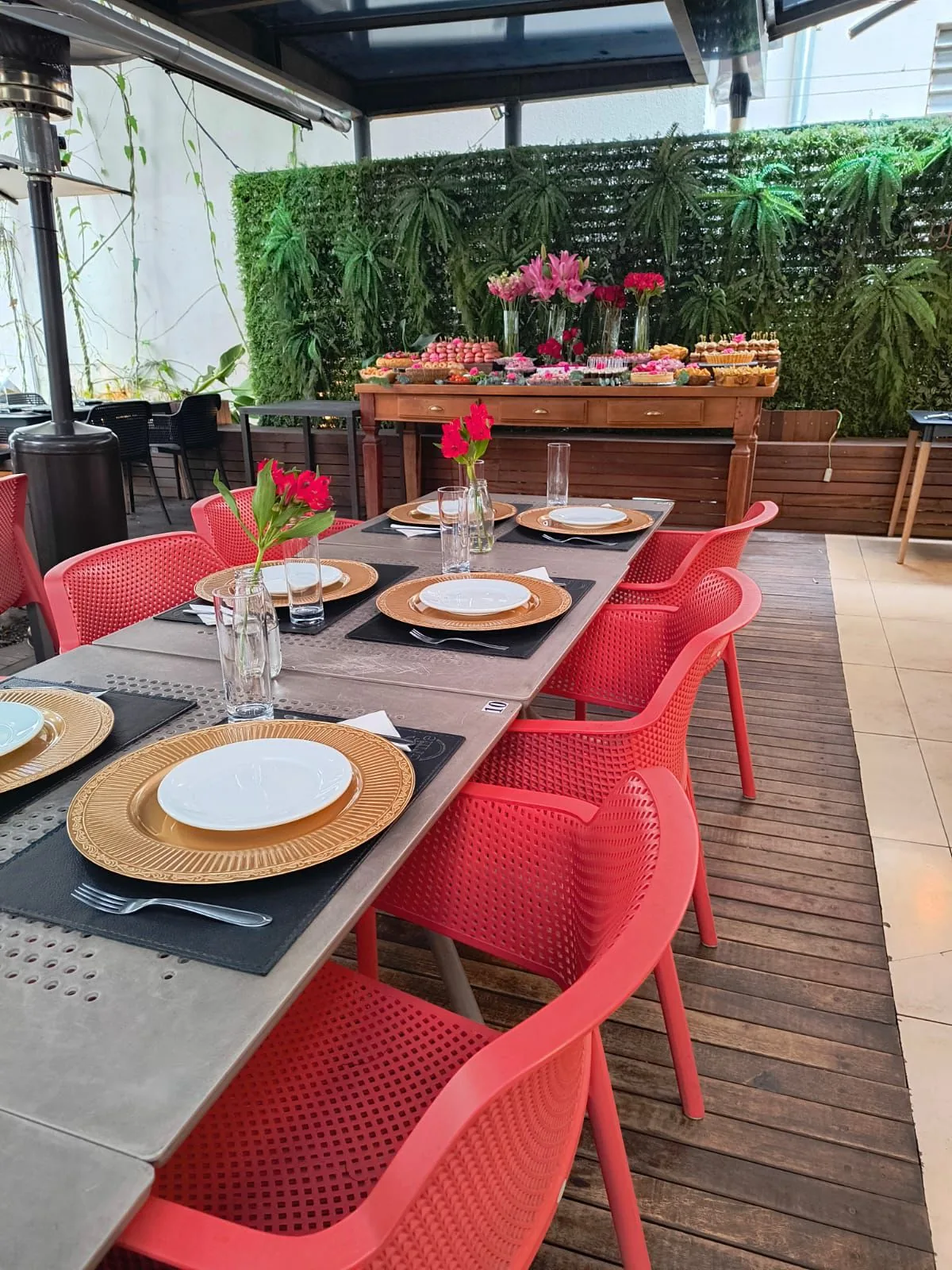 Interior da Griffe Patisserie tema rosa Porto Alegre