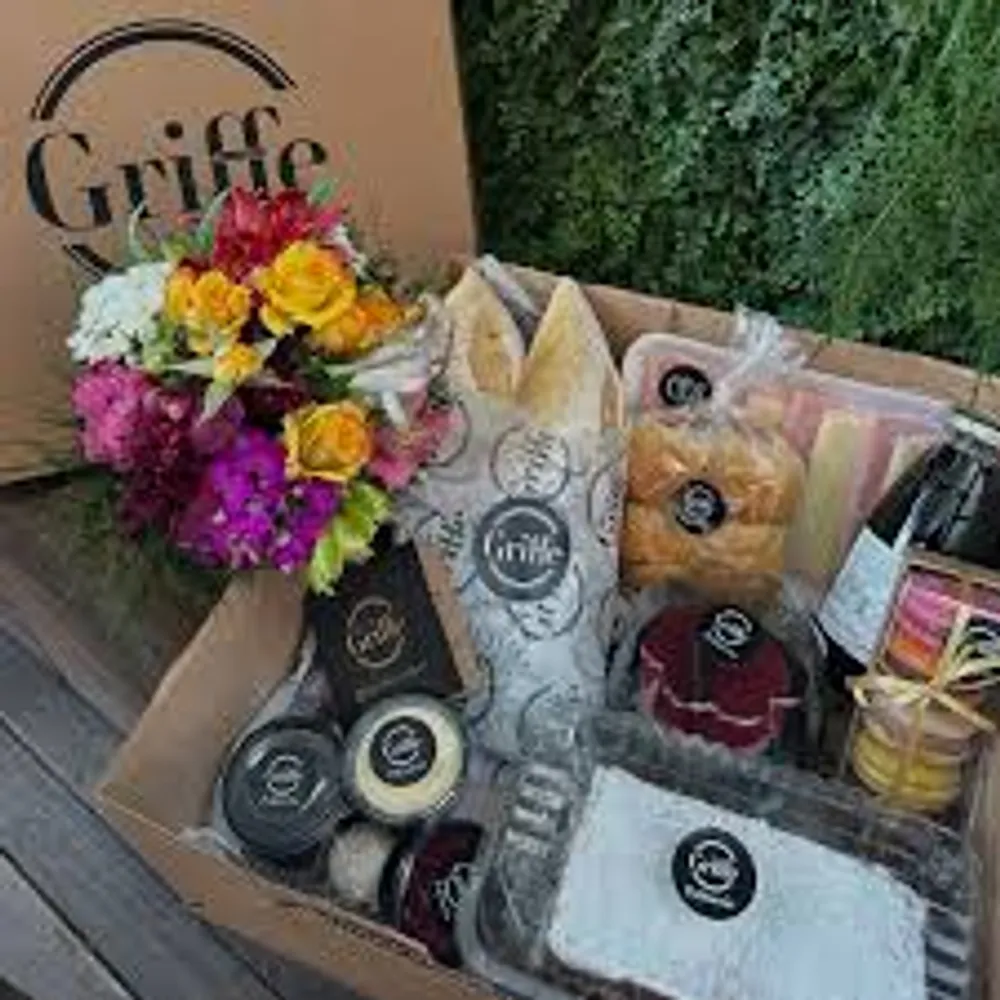 Cesta gourmet artesanal para brinde corporativo Porto Alegre Griffe Patisserie